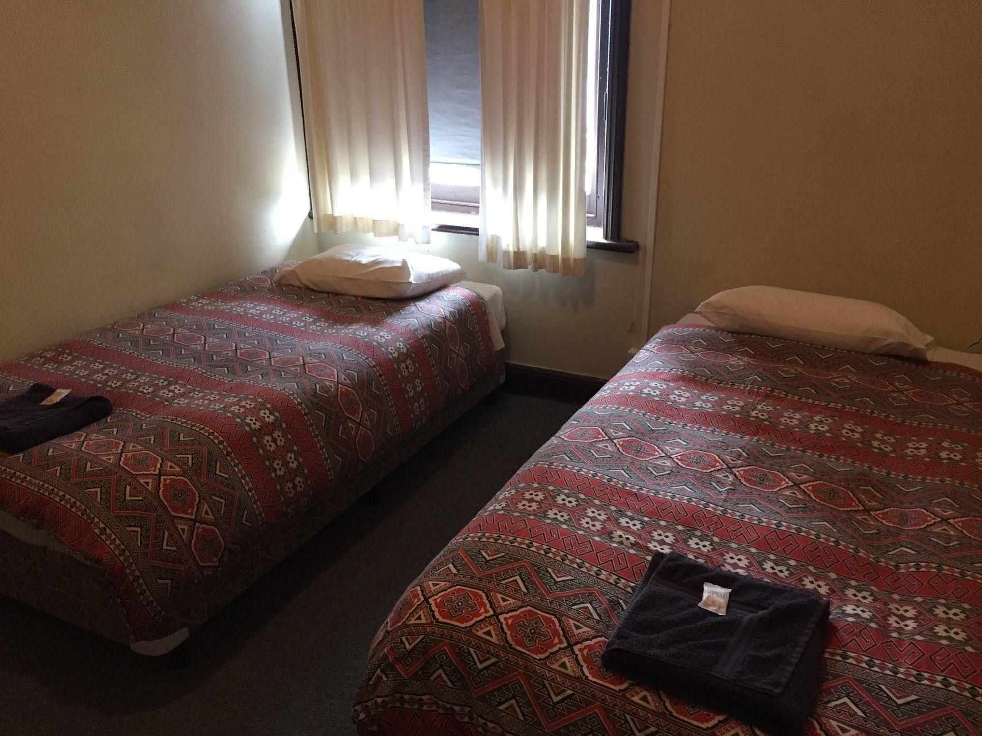 Crown Inn Hotel Kingston Se Kültér fotó