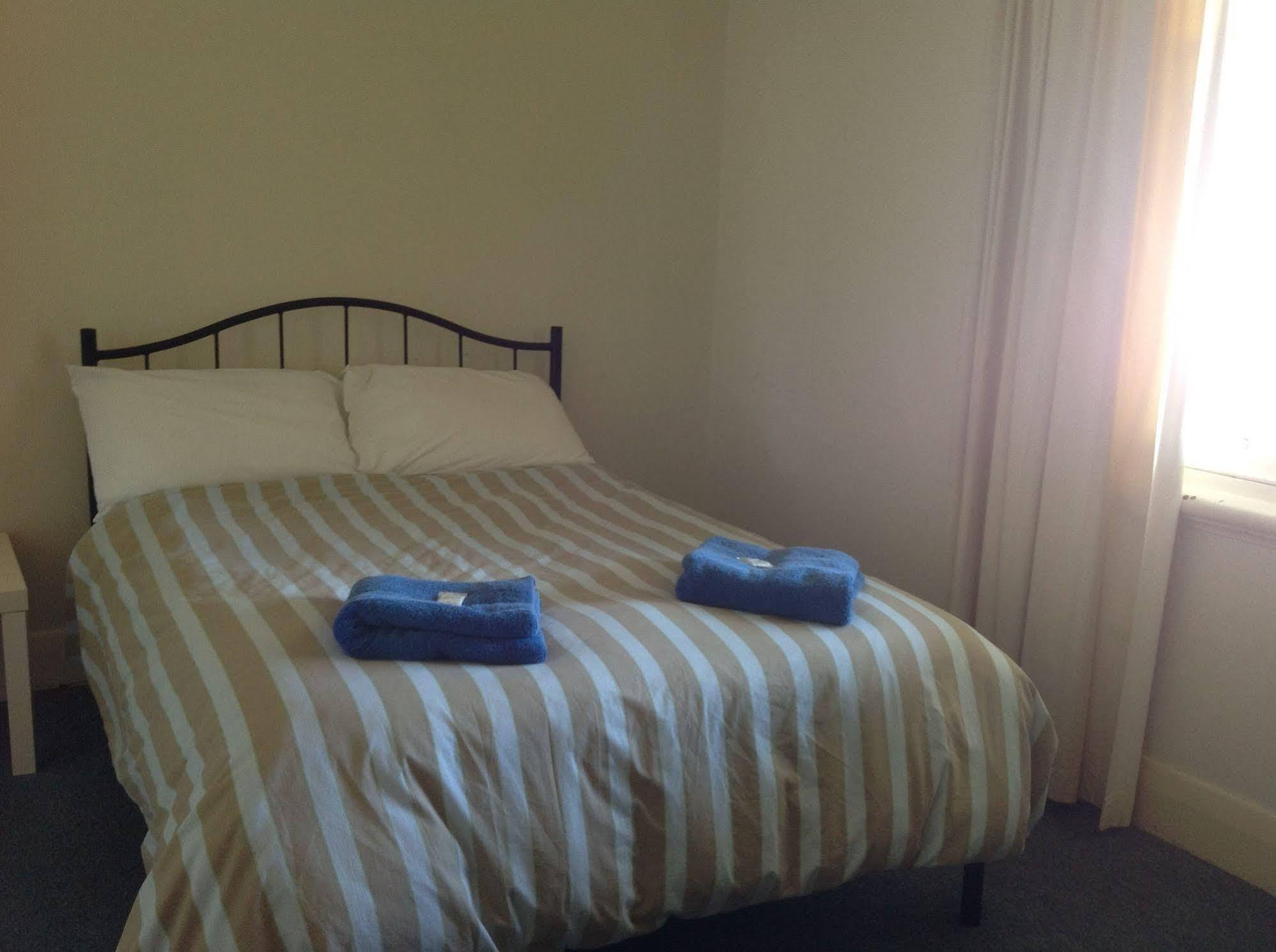 Crown Inn Hotel Kingston Se Kültér fotó